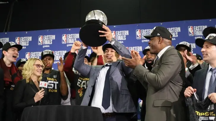 LeBron James lleva a los Cavaliers a las Finales de la NBA