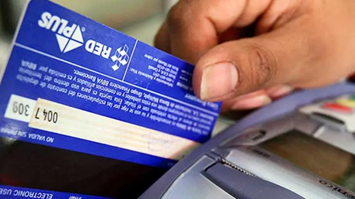 Repuntan operaciones con tarjetas: Condusef