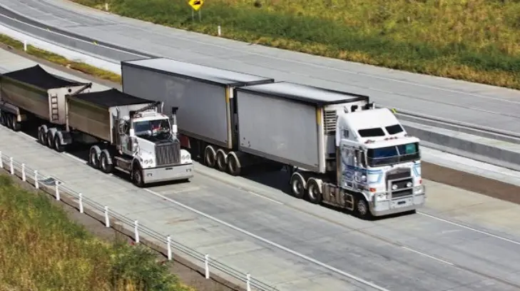 Regularán tránsito de los ‘doble Remolque’ por la Cuatro Carriles