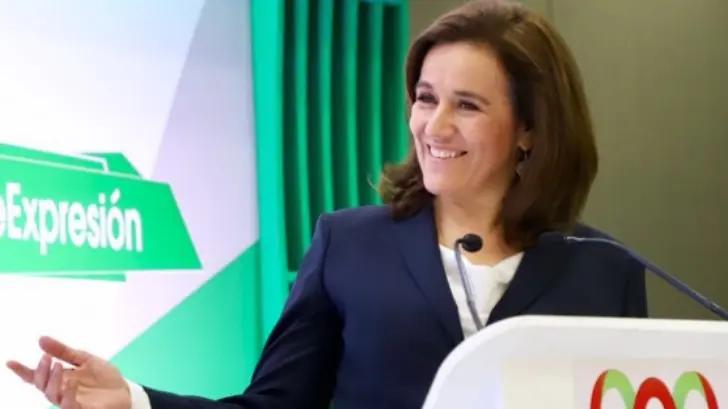 Margarita Zavala viaja en taxi aéreo para su gira por Tamaulipas