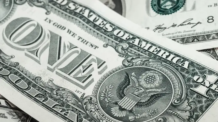 El dólar cede terreno, se vende hasta en 19.21 en ventanillas bancarias
