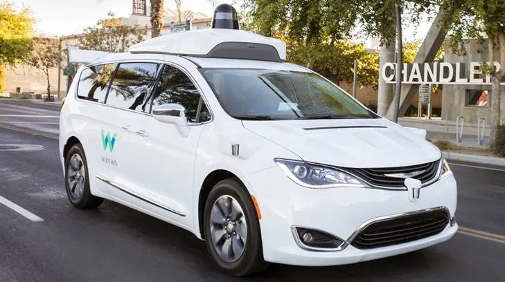 VIDEO | Lanzarán en Phoenix, Arizona, primer servicio de taxis sin conductores