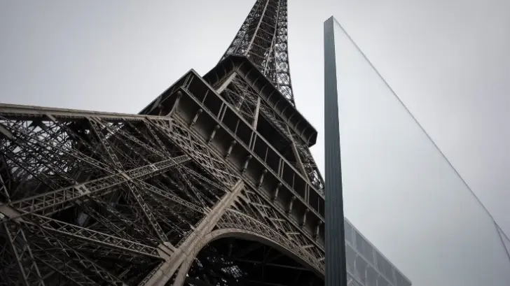 Torre Eiffel reabre a sus visitantes el mirador del último piso