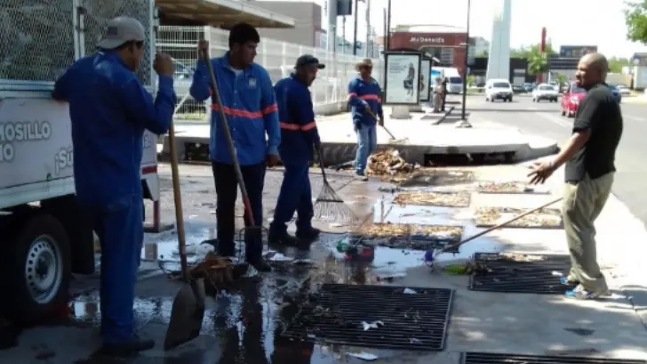 Continúan labores de limpieza y sanitización