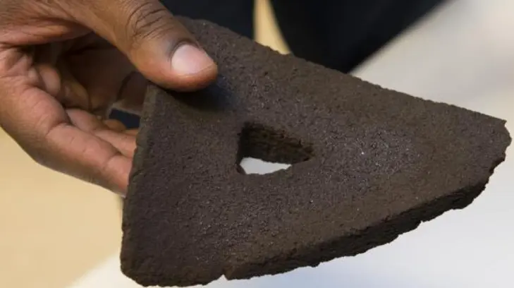 Científicos construyen ladrillo con simuladores de polvo lunar
