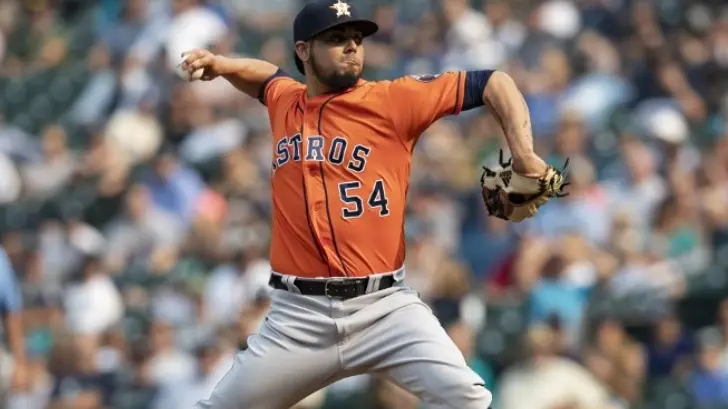 Roberto Osuna logra su primer salvamento en postemporada en triunfo de Astros