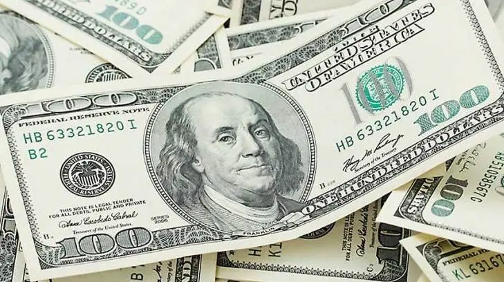 Peso y crudo se hunden