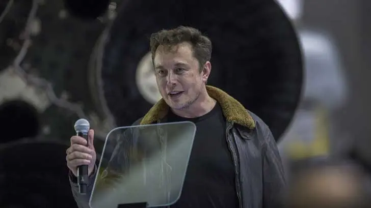 Firma SpaceX enviará a multimillonario japonés a la Luna