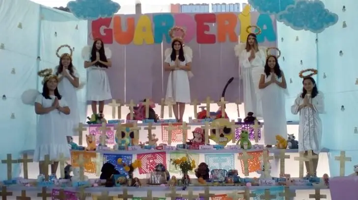 AUDIO | Realizan muestra de altares por el Día de Muertos en la Normal del Estado