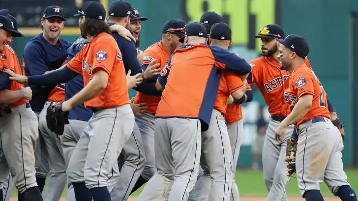 Los Astros barren a Cleveland y avanzan a la Serie de Campeonato