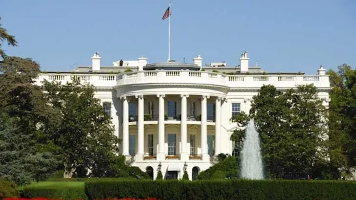 Casa Blanca asegura que México aceptó cuatro vuelos de deportación