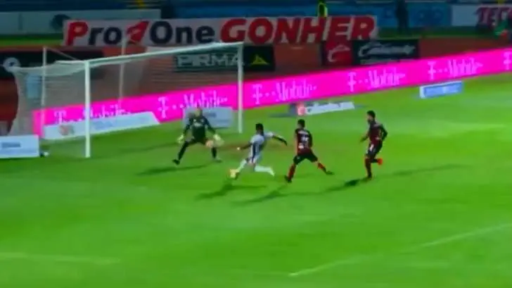 Lobos BUAP es más fiera y derrota 3-1 a Xolos