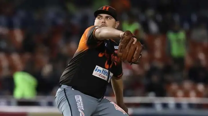 Juan Pablo Oramas luce en victoria de Naranjeros sobre Águilas