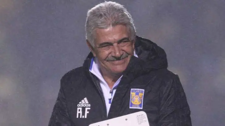Ricardo Ferretti podría salir de Tigres