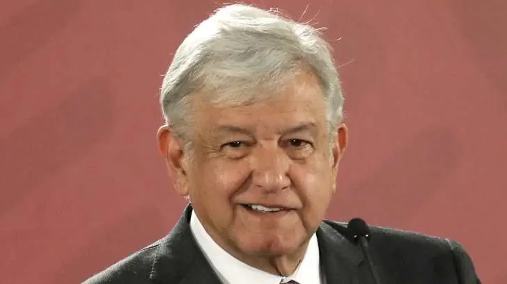 López Obrador firma memorándum para sustituir al Seguro Popular