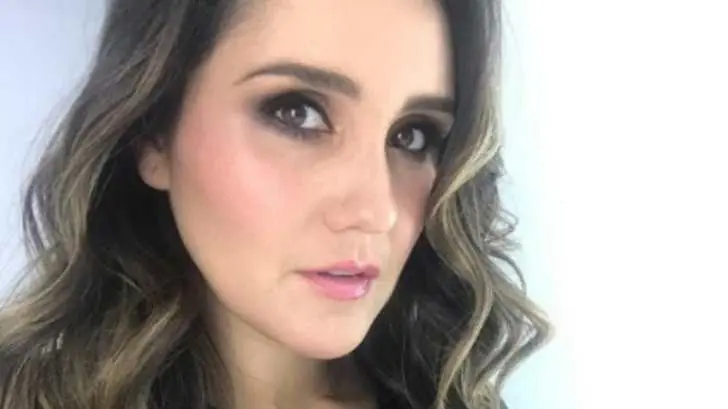 Dulce María provoca euforia en redes con foto en bikini