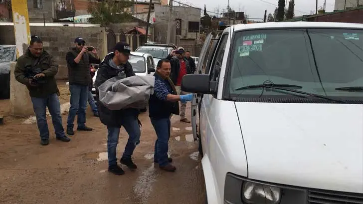 Encuentran bebé muerto en mochila; ubican a madre