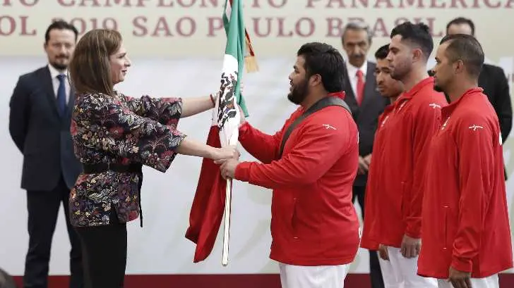 Ana Guevara abanderó a la Selección Mexicana de Beisbol