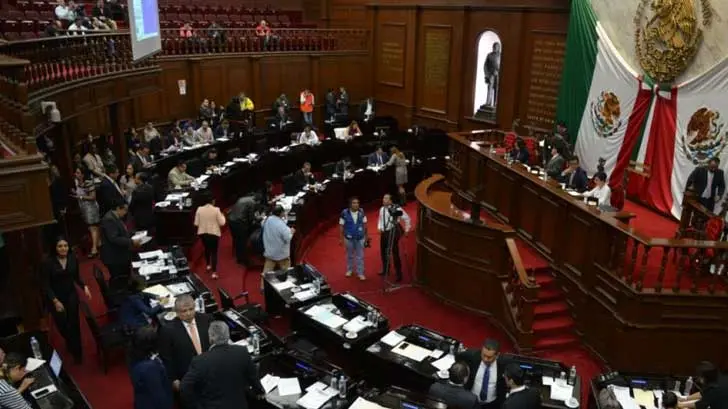 Diputados de 17 Congresos se saltan austeridad