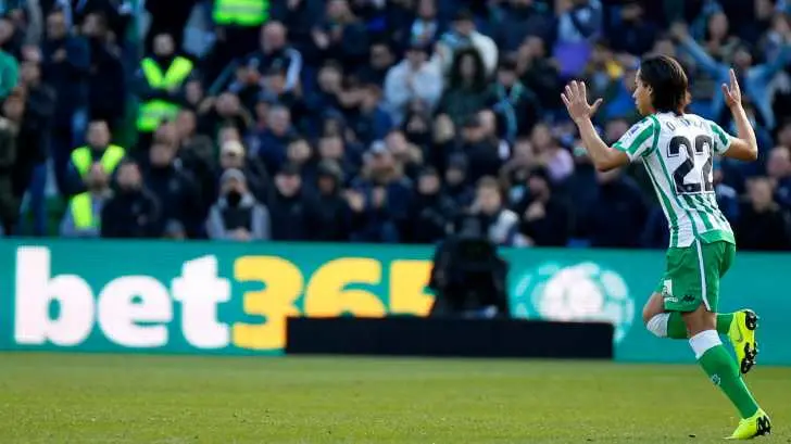 Diego Lainez debuta con el Betis y entra a lista de mexicanos en España