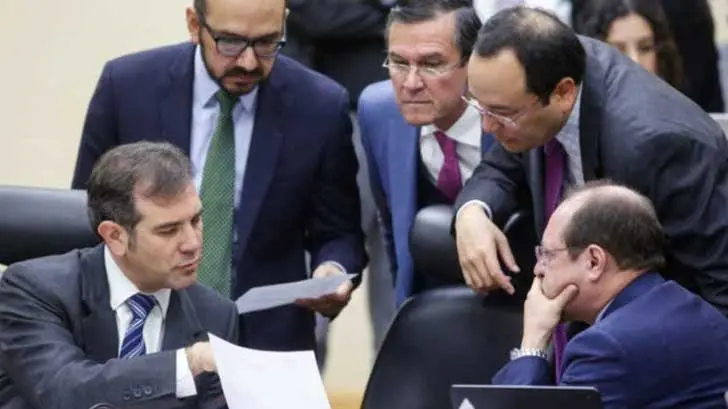 Funcionario de INE logra suspensión temporal por reducción salarial