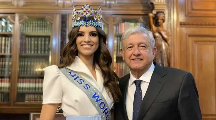 López Obrador recibe a Miss Mundo en Palacio Nacional