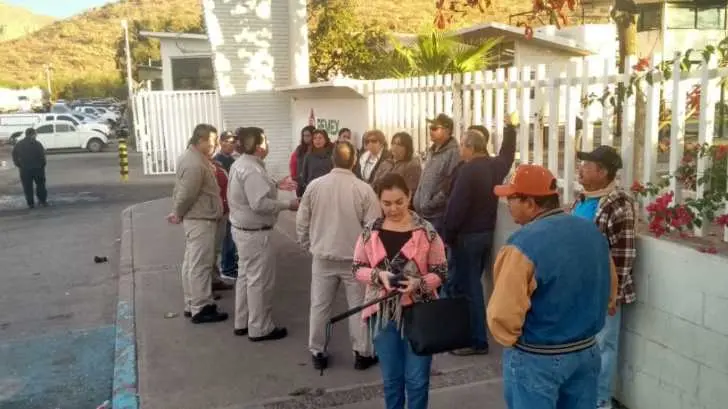 AUDIO | Empleados de Pemex en Guaymas realizan plantón; exigen reactivación de servicios médicos