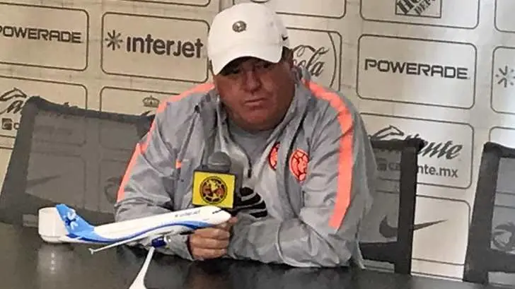 Plática con ‘Tata’ Martino fue intercambio de ideas: ‘Piojo’ Herrera