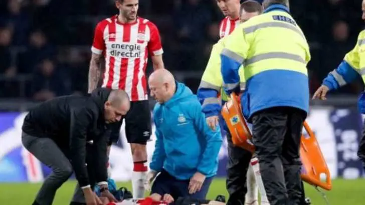 Hirving ‘Chucky’ Lozano abandona el hospital tras golpe en la cabeza