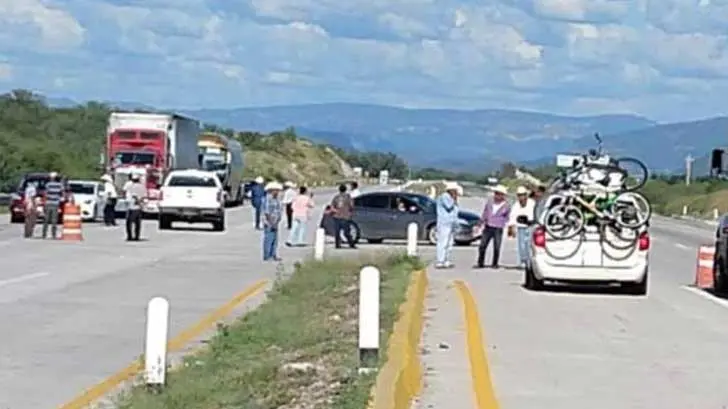 AUDIO | Presuntos yaquis continúan cobrando peaje en Vícam