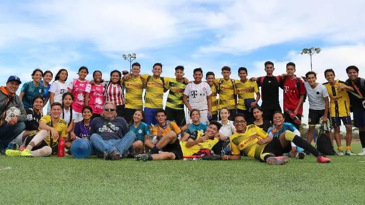 Participan más de 2 mil alumnos en el Encuentro Deportivo InterCecyte