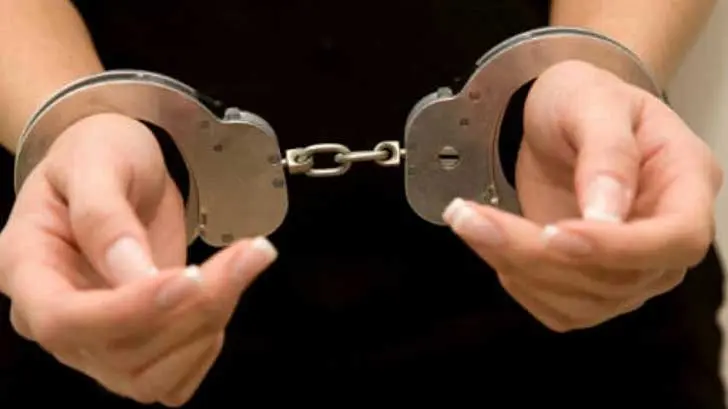 Detienen a mujer en Nogales por tratar de cruzar con heroína a EU