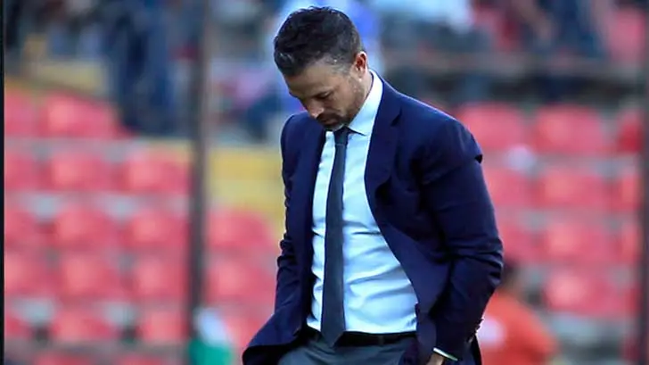 Rafael Puente dejó de ser DT de Gallos Blancos