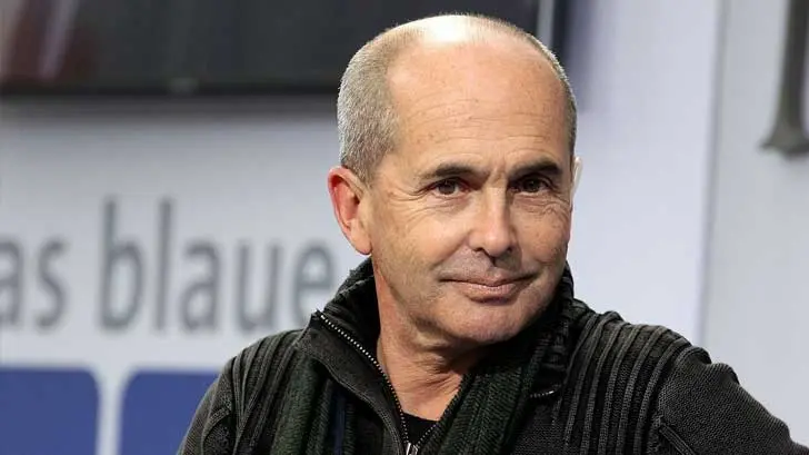 Don Winslow reta a Trump a debate por muro con México