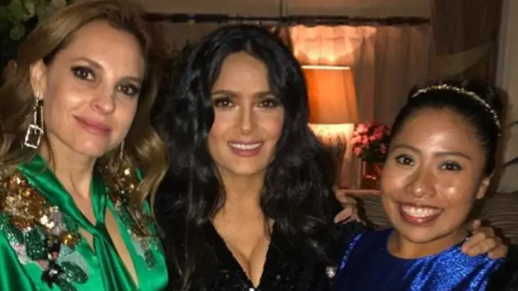 Salma Hayek publica una foto ‘con Frida  Kahlo’ en redes sociales