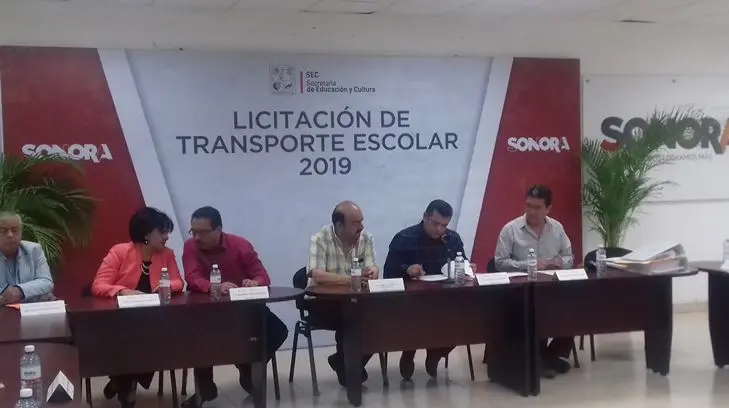 La empresa Dina gana licitación para abastecer de 40 camiones escolares a la SEC