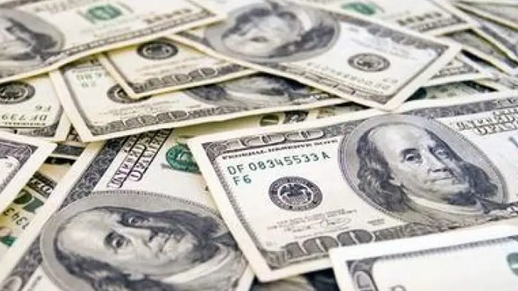 Dólar araña los 20 pesos tras eventual iniciativa sobre calificadoras