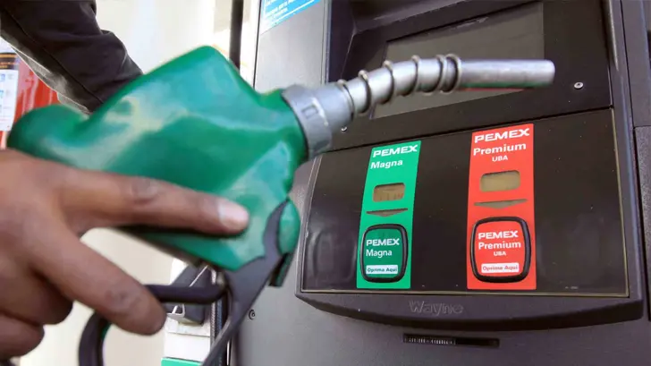 Gobierno busca mecanismo para ajustar precios de gasolina
