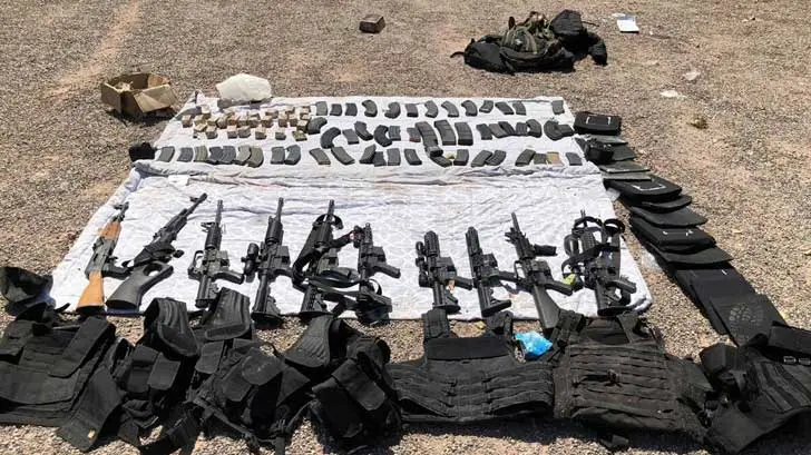 Ejército detiene a 9 presuntos sicarios en hotel de Santa Ana