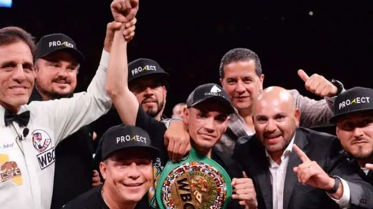 Juan Francisco ‘Gallo’ Estrada, nuevo campeón Supermosca del CMB