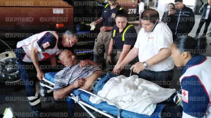 Auxilian a un hombre que sufrió un infarto abordo de un autobús en El Ranchito