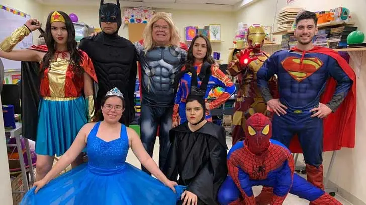 AUDIO | Batman, Supermán y Thor llevan felicidad a niños internados en el HIES