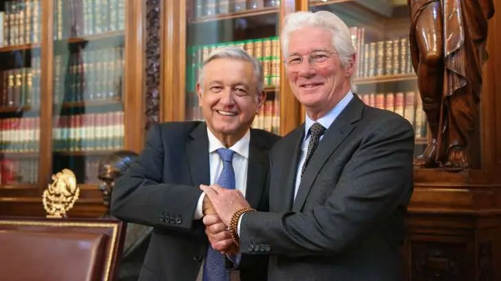 López Obrador recibe al actor Richard Gere en Palacio Nacional