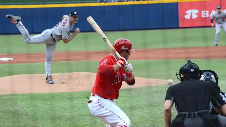 Los Astros gana la México Series en un festival de cuadrangulares