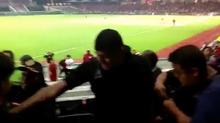 Brutalidad de oficiales de Ocesa en juego de Diablos Rojos del México