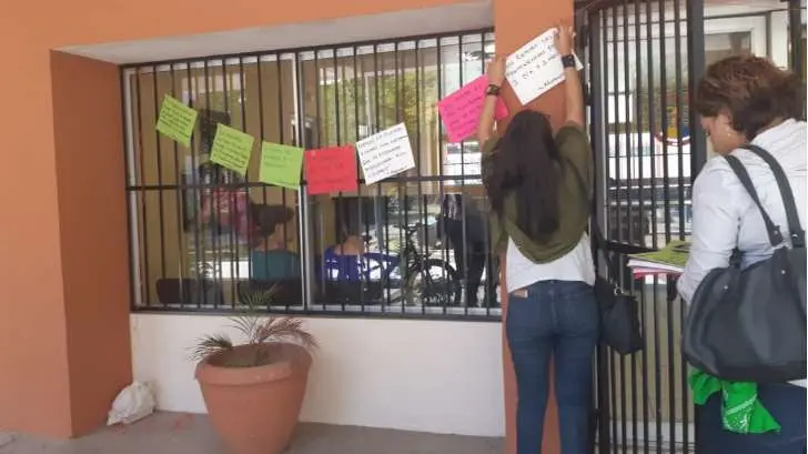 AUDIO | Le arman revuelta a maestra por supuesto maltrato en el Bufete Jurídico de la Unison