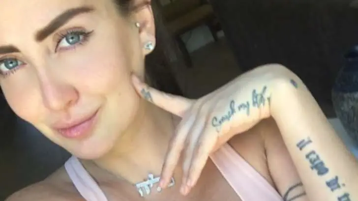 Celia Lora se desnuda y se mete a bañar con sus compañeros de ‘Acapulco Shore’