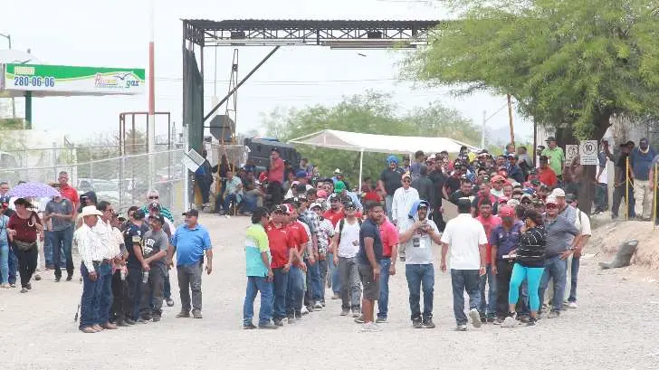 Gobierno estatal y concesionarios logran conciliar el pago de 50 mdp; liberan 200 unidades