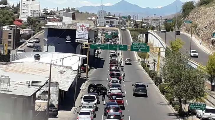 AUDIO | Continúan las largas filas en cruce fronterizo por Nogales