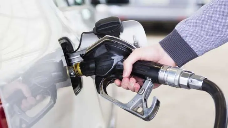 Gasolinera que da más barato impide verificar sus bombas: Profeco